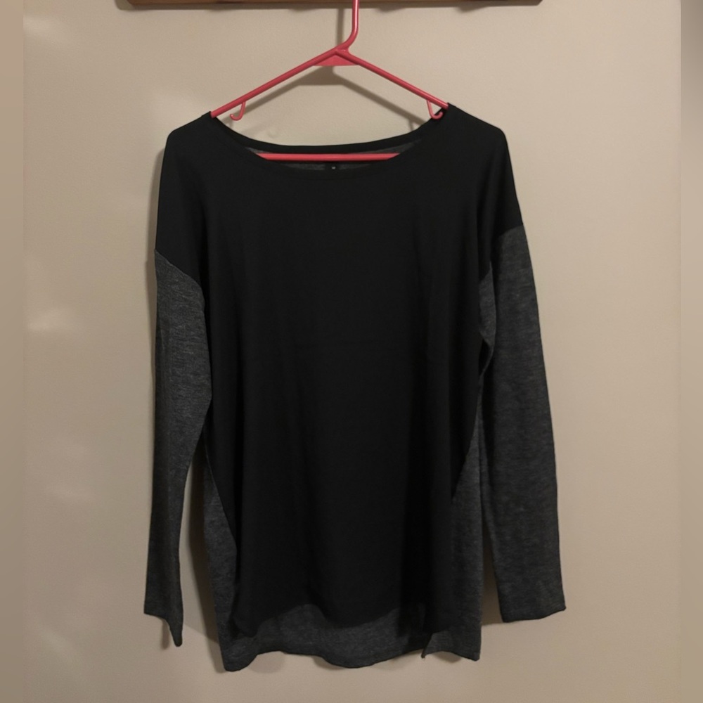 Women’s Black and Gray Ann Taylor Long Sleeve